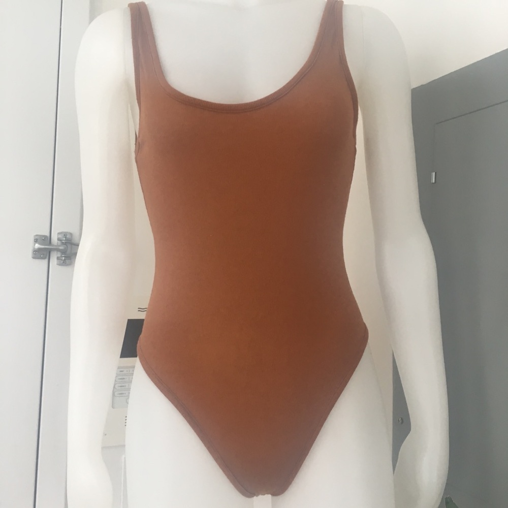 Free People scoopneck bodysuit sz Small